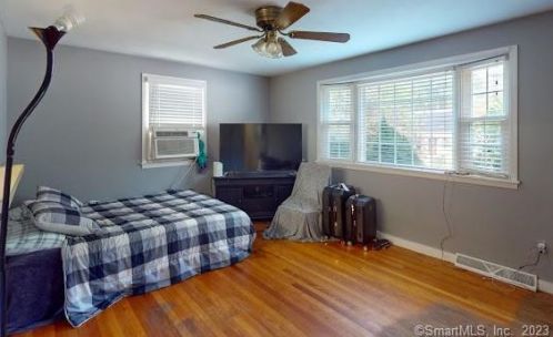 43 James St, Colchester CT  06415-1118 exterior