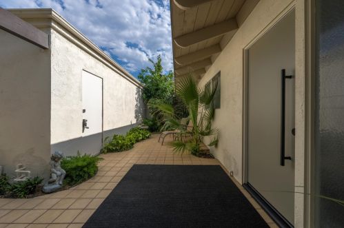 49131 Washington St, La Quinta CA  92253-2214 exterior