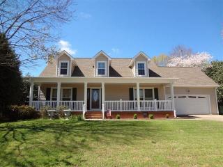 118 Canoebrook Ln, Huntsville, AL 35806-2231