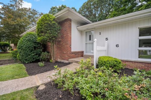 156 Dutch Ln, Pittsburgh, PA 15236-4327