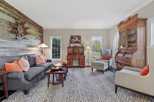 13855 Legacy Hills Dr, Thiensville, WI 53097-2025