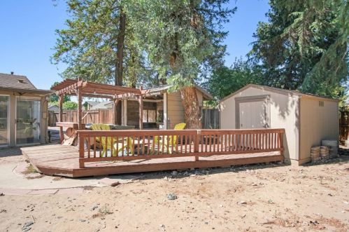 730 Fenn Ct, Turlock CA  95382-1643 exterior