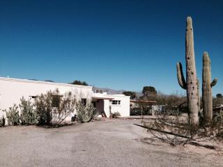 2215 Greenlee Rd, Tucson, AZ 85719-2013