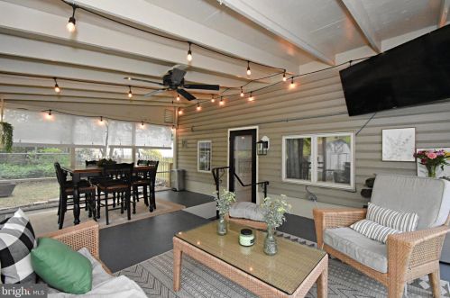 17 Glenview Dr, Riverton NJ  08077-2135 exterior