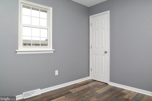 8042 Jefferson St, Hummelstown PA  17036-9319 exterior