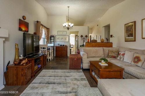 2522 Santa Rosa St, Santa Maria CA 93455-1736 exterior