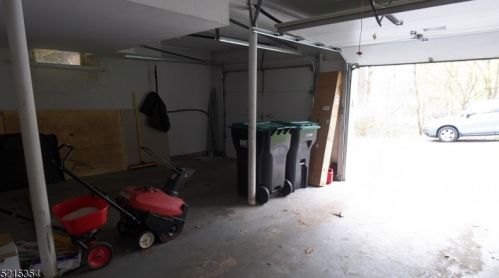 31 Arrowhead Dr, Wantage NJ  07461-1210 exterior