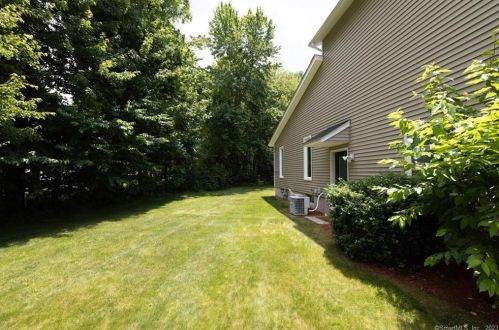 20 Del Prado Dr, Bristol CT  06010-2333 exterior