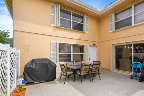 1913 Stratford Way, West Palm Beach, FL 33409-7612