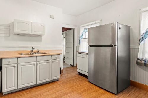 3013 Bartlett Ave, Milwaukee WI 53211-3215 exterior