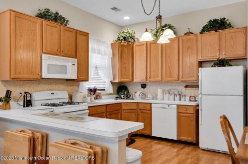 13 Silverspring Dr, Lakewood NJ  08701-7506 exterior