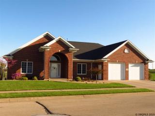 3246 Arrowwood Ln, Dubuque, IA 52001-1575