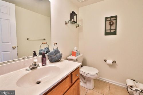 201 Carol Ct, Lansdale PA 19446-1576 exterior