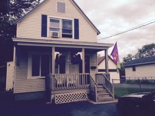 1064 Hegeman St, Schenectady, NY 12306-4407