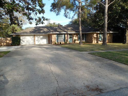 612 Merioneth Dr, Fort Walton Beach, FL 32547-1713