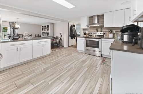 30 Lambert Dr, Norwich CT  06360-1735 exterior