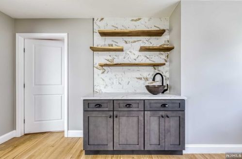 441 Northern Pkwy, Ridgewood NJ  07450-1720 exterior