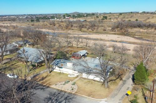 1107 Sandstone St, Sunrise Beach TX  78643-2426 exterior