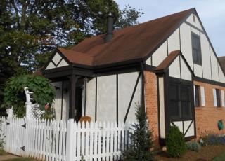 9817 Pebble Weigh Ct, Springfield VA  22015-3376 exterior