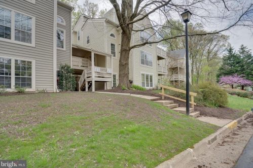 7779 Willow Pt Dr, Falls Church VA  22042-7536 exterior