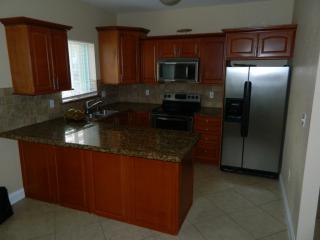 11 Buttonwood Dr, Key Largo FL  33037-2583 exterior