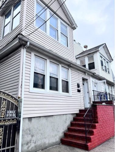 139-11 90th Ave, Jamaica, NY 11435-2429