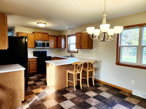 465 Pine Tree Dr, Fond Du Lac, WI 54935-5474