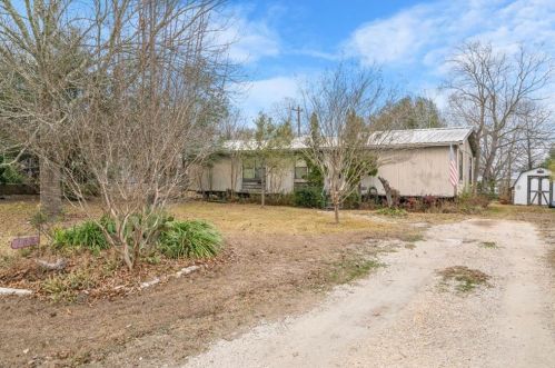 102 Mariah Dr, Uhland, TX 78640-9244