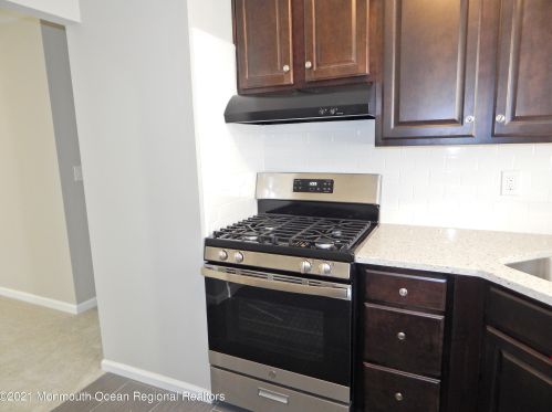 3 Ginger Ct, Tinton Falls, NJ 07724-1869