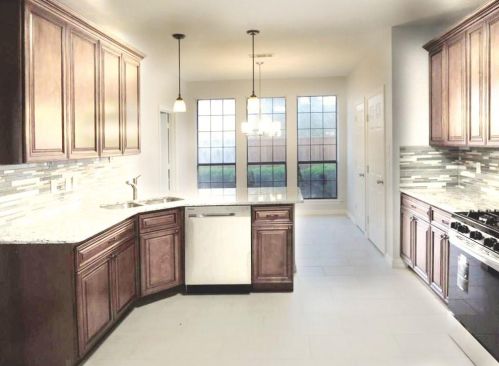 2116 Leeds Dr, Plano, TX 75025-3140