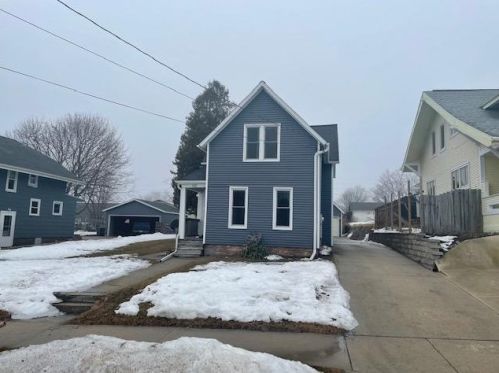 428 5th St, Manitowoc, WI 54220-6808