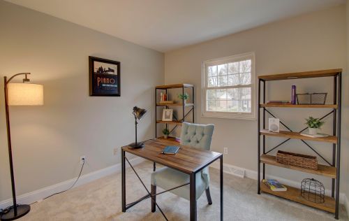 2642 Valley Trails Dr, Covington KY  41017-1049 exterior