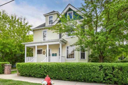 2303 Washington Ave, Madison, WI 53704-5238