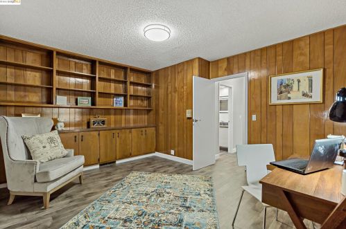 341 Alcatraz Ave, Oakland CA 94608-1260 exterior