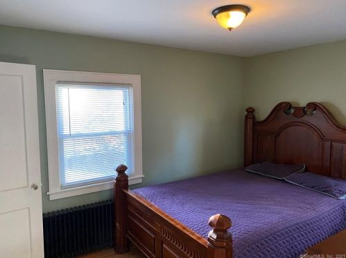 462 Main St, Terryville CT  06786-6808 exterior