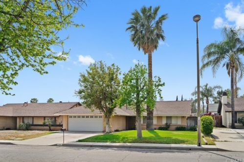 3278 Roberds Ave, San Bernardino, CA 92405-1819