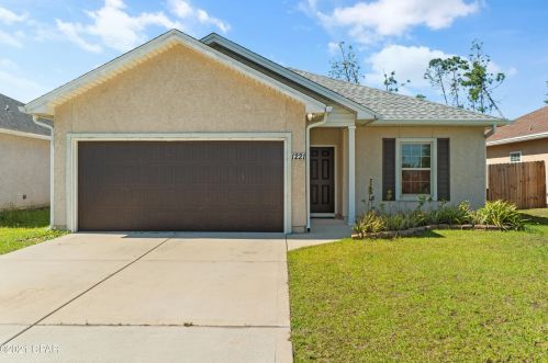 1221 26th St, Lynn Haven, FL 32444-5341