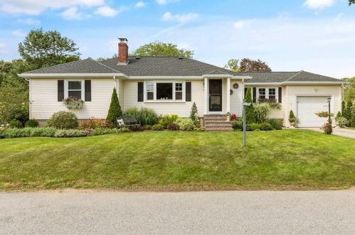 16 Crescent Rd, Hamilton, MA 01982-1408