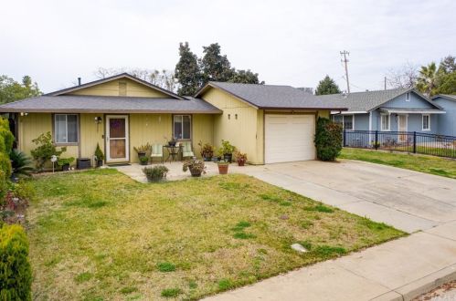 7227 Barbera Ave, Winton, CA 95388-9330