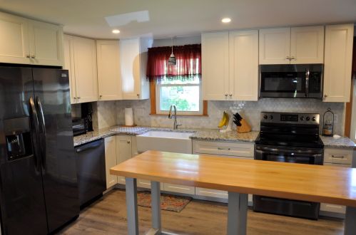 17 Biscayne Pkwy, Nashua NH 03064-1169 exterior