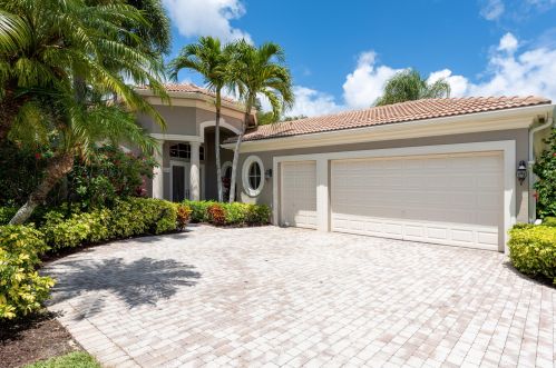 208 Porto Vecchio Way, West Palm Beach, FL 33418-6225