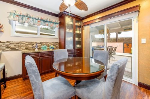 832 Stevely Ave, Long Beach CA 90808-4438 exterior