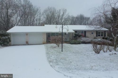 15 Broadmoor Dr, Navy Sup Dpt, PA 17055-5626
