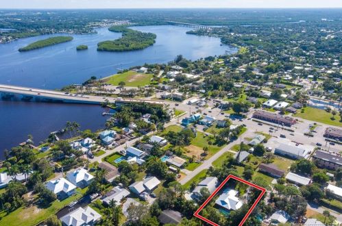 997 Spruce St, Palm City, FL 34990-2829