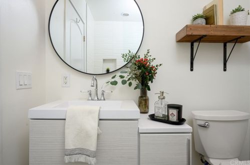 513 Dianthus St, Manhattan Beach CA  90266-6720 exterior
