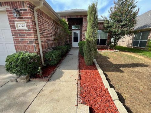 1209 Brownford Dr, Burleson TX  76028-6826 exterior
