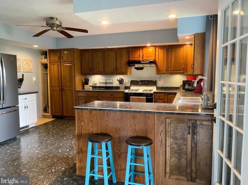 31 Edgewood Ave, Red Lion, PA 17356-1203