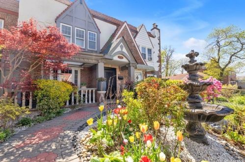 177-36 Leslie Rd, Jamaica, NY 11434-2740