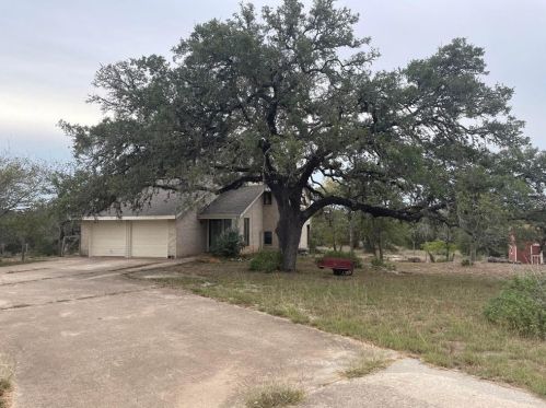 210 Oak Springs Dr, Mount Sharp TX  78620-4106 exterior