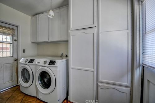 5949 Lewis Ave, Long Beach CA  90805-3528 exterior